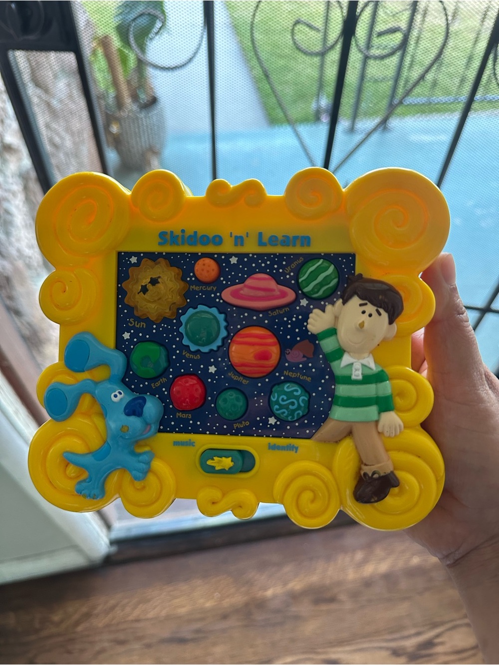 Vintage blues clues